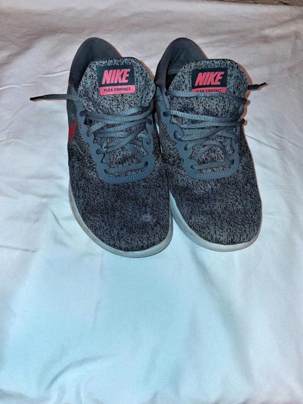 Nike Kyrie 3 Athletic Shoes US 12 Gray & Red